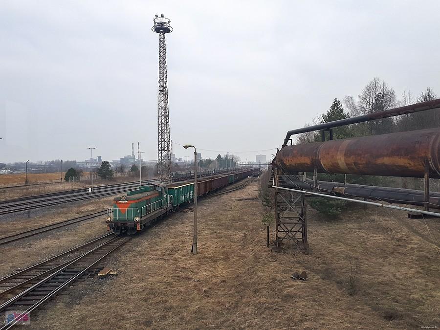 6De-2637 podczas zestawiania składu ze slabami