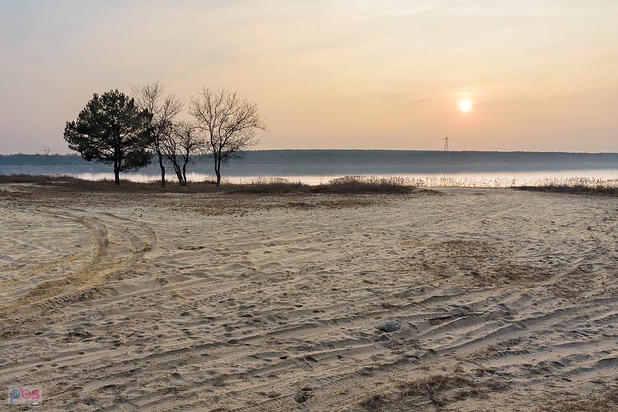 Zbiornik wodny Poraj i plaża w miejscowości Masłońskie