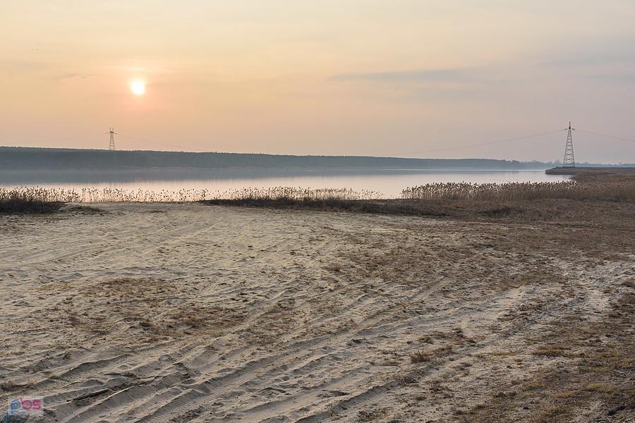 Zbiornik wodny Poraj i plaża w miejscowości Masłońskie