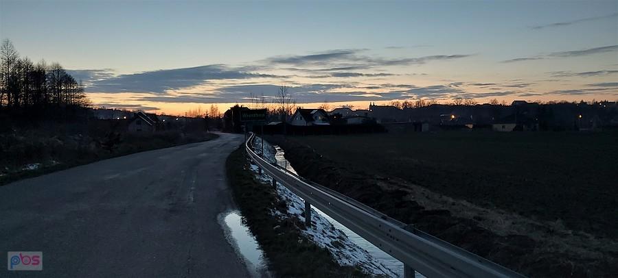 Widok na Wierzbną po zachodzie