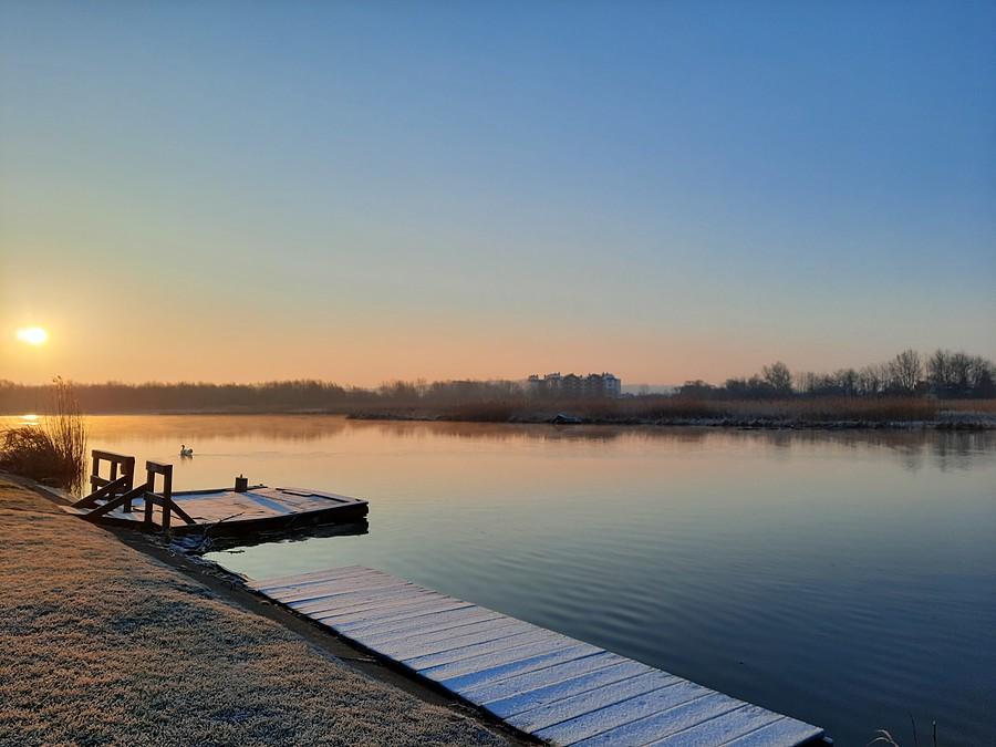 -5, poranek nad Zalewem.