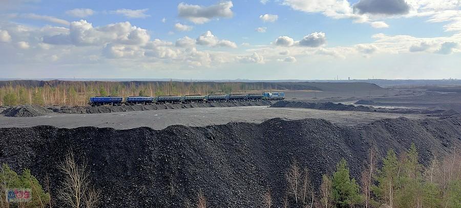 "Budują" hałdę :)