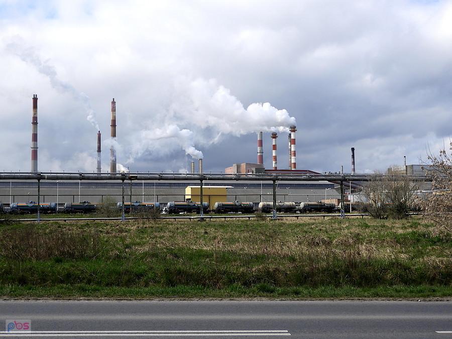 Często tamtędy jadę i zawsze widać dymiące kominy Azotów.
