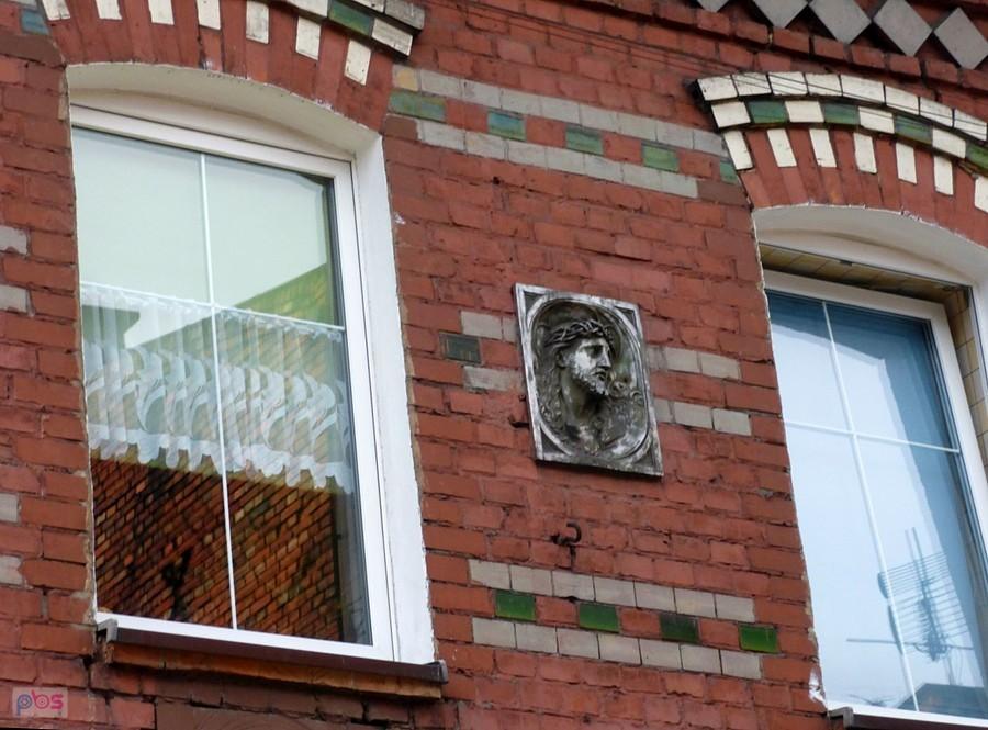 Zdobienia kamienic przy Korwina