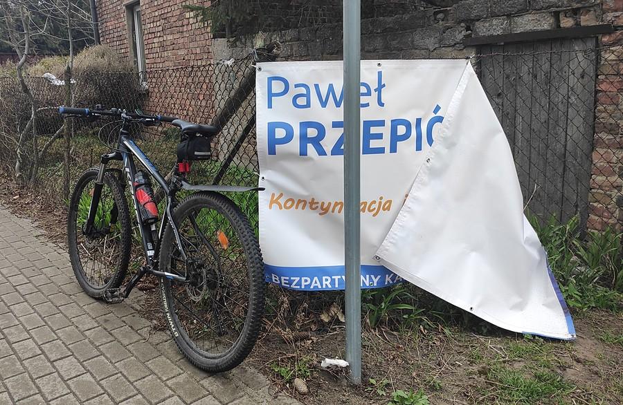Wiatr zrobił własną interpretację plakatu wyborczego - zamiast Paweł Przepióra jest Paweł Przepić. Obietnica? :)