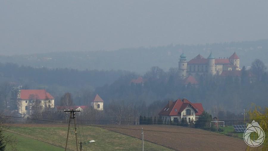 zamek i kościół w N.Wiśniczu znad miasta