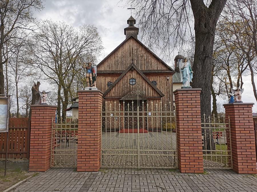 Kościół w Izdebnie Kościelnym