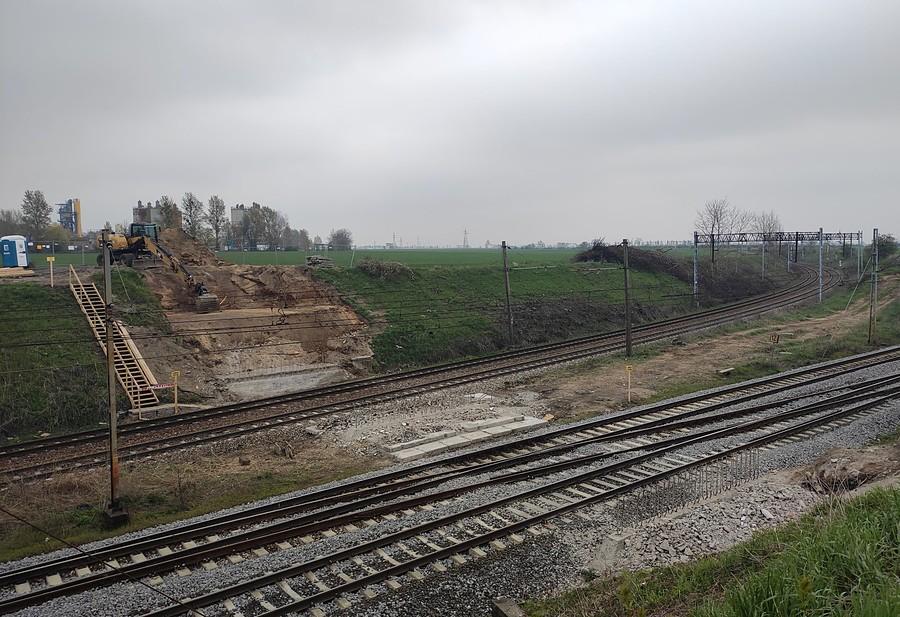 Będzie nowy wiadukt przy Gołężyckiej. Na razie straszy pustka