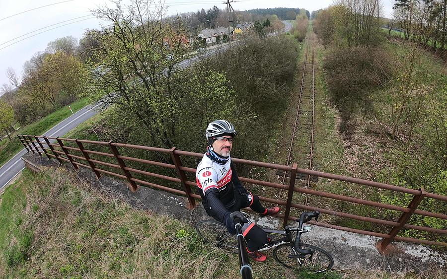 Kolejowe klimaty też lubię, mam model kolejki w skali TT