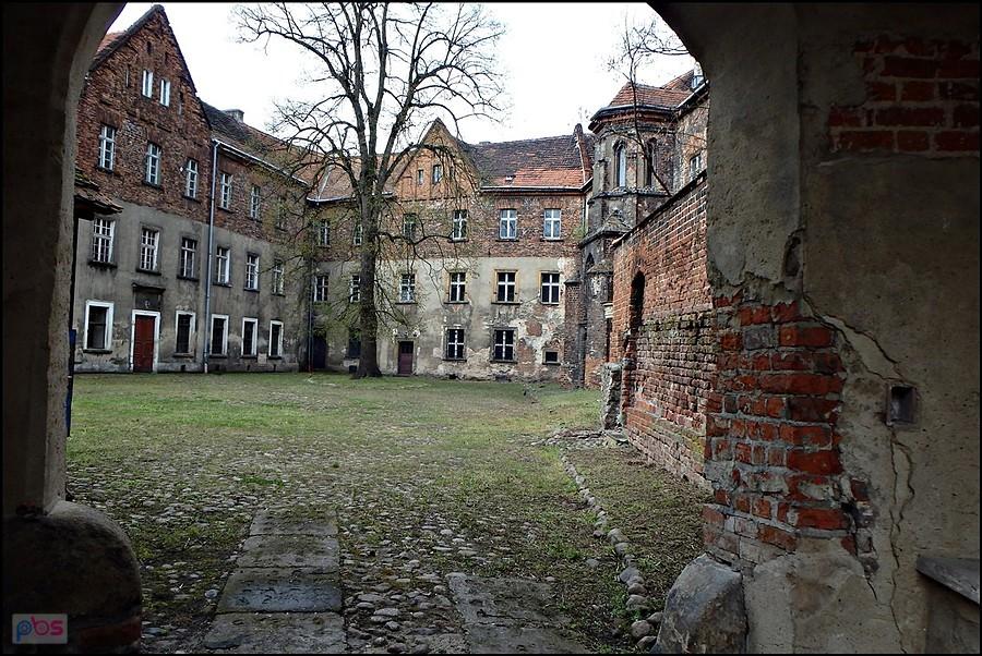 Zamek w Namysłowie - dziedziniec