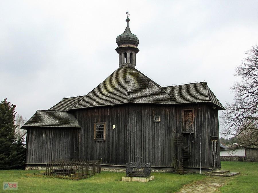 Bliżyn - kaplica św. Zofii z kręconymi żeliwnymi schodkami