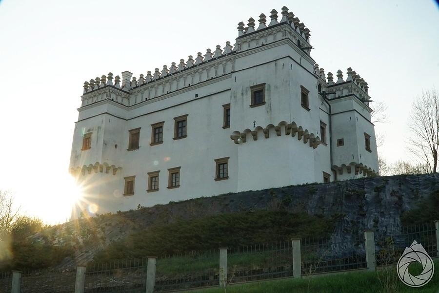 kasztel w Szymbarku przed zachodem słońca