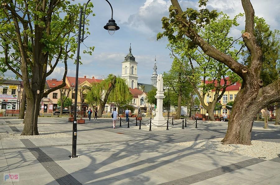 Włoszczowa, odnowiony rynek