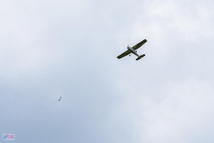 Cessna 152 #SP-AKP i szybowiec SZD 51-1 Junior #SP-3415 nad Marianką Rędzińską