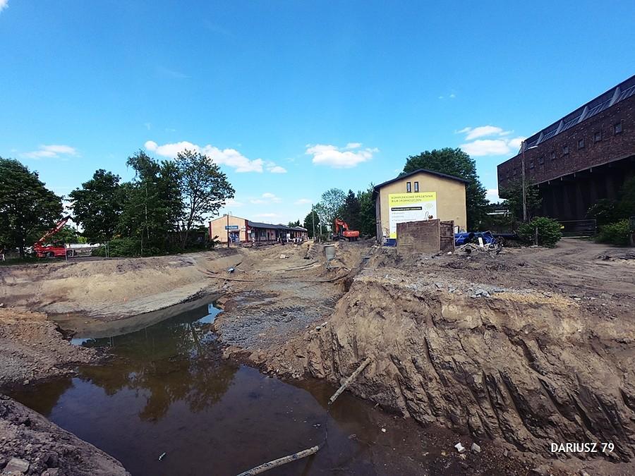 Dąbrowa Górnicza przy Dworcu Kolejowym - Powstaje centrum przesiadkowe i nowy układ drogowy