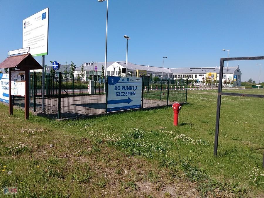 Do punktu szczepień. Nawet była kolejka