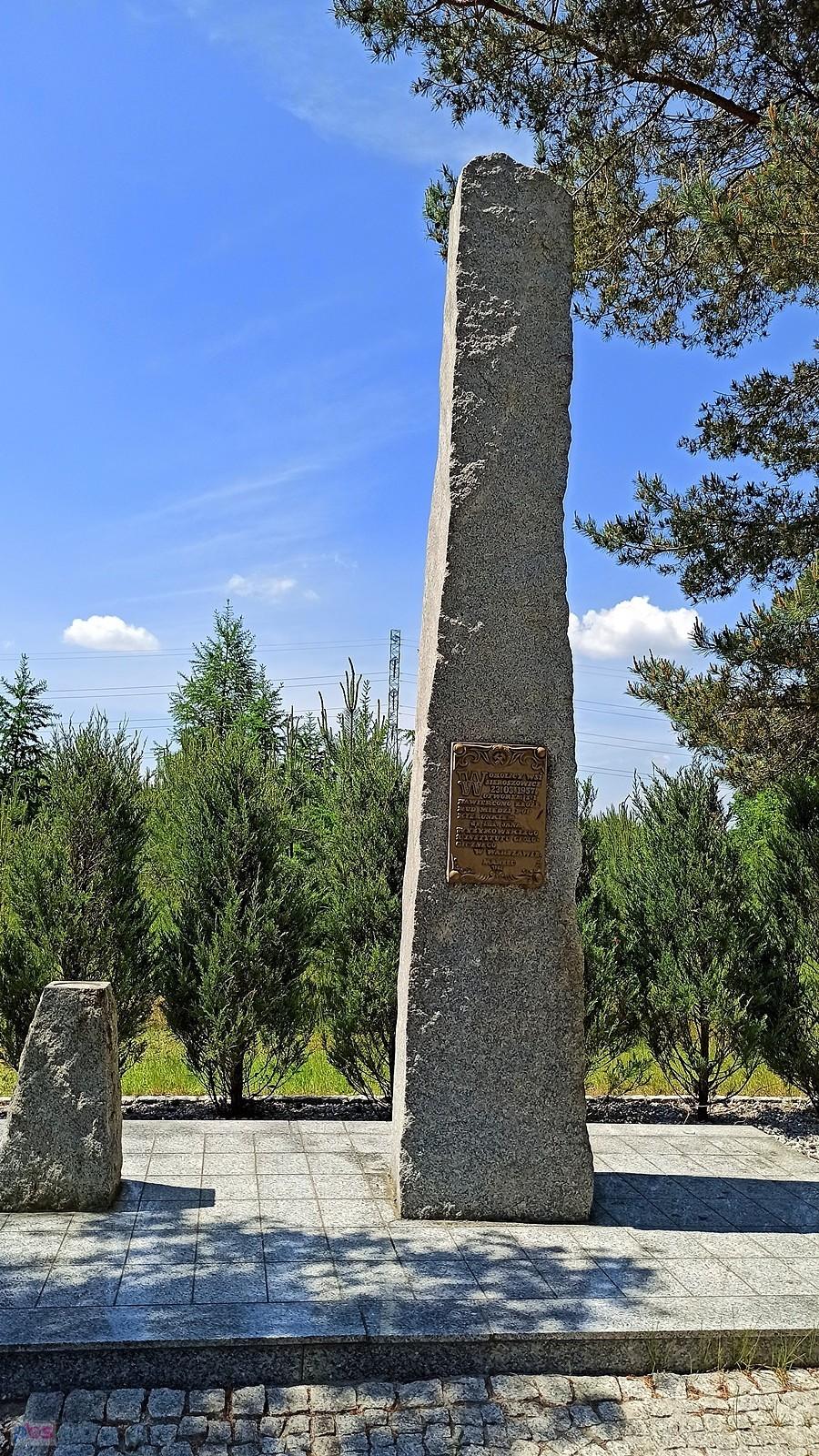 Pomnik przy kopalni miedzi Sieroszowice