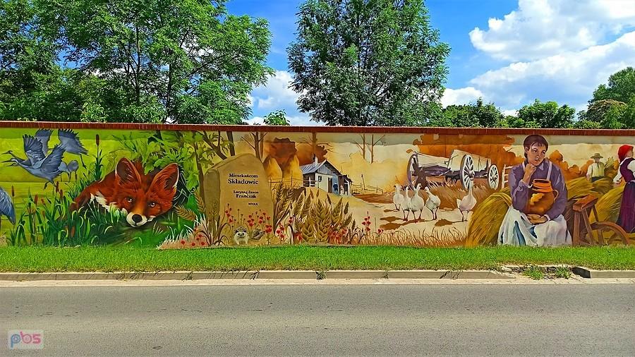 Mural na murze otaczającym pałac w Składowicach. Cz. 4