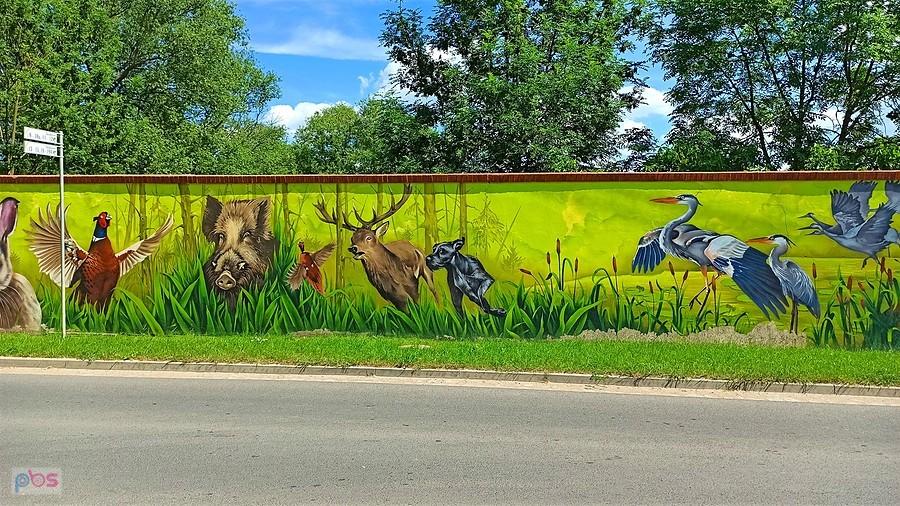 Mural na murze otaczającym pałac w Składowicach. Cz. 3