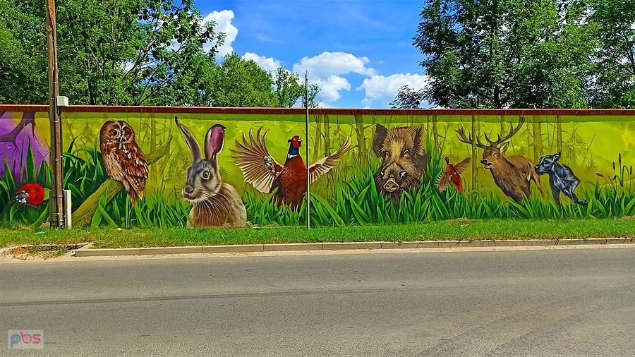 Mural na murze otaczającym pałac w Składowicach. Cz. 2