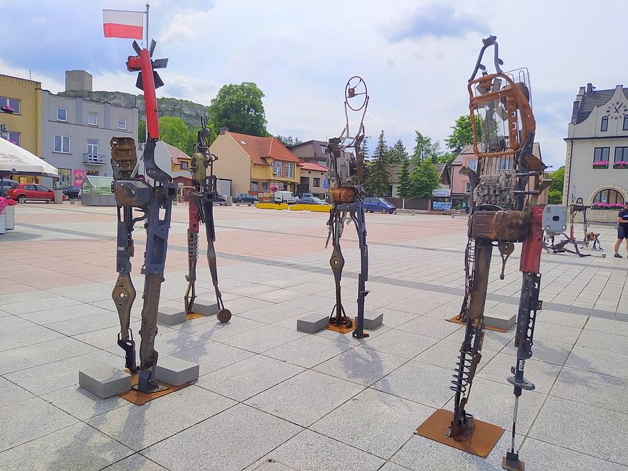 Nowe rzeźby na olsztyńskim Rynku.