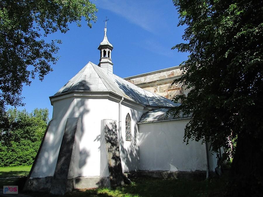 Węchadłów - kaplica dobudowana do dworu powstał w 1927 roku