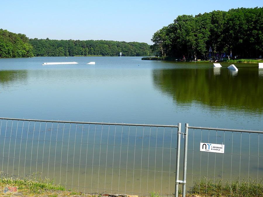 Jezioro Głębokie o poranku.