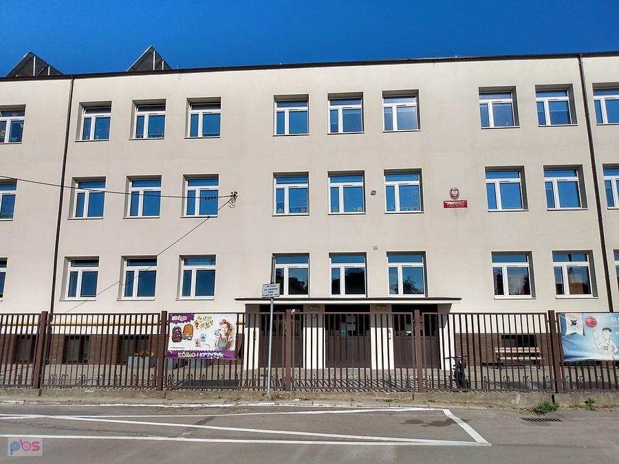 Szkoła Podstawowa im. Janusza Kusocińskiego w Ożarowie
