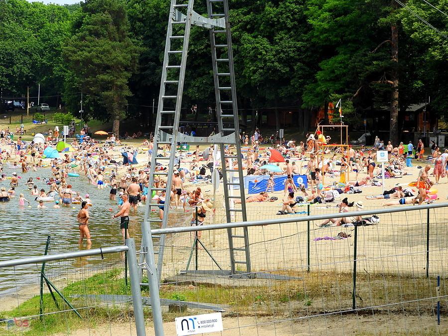 Poranek na plaży Głębokie.