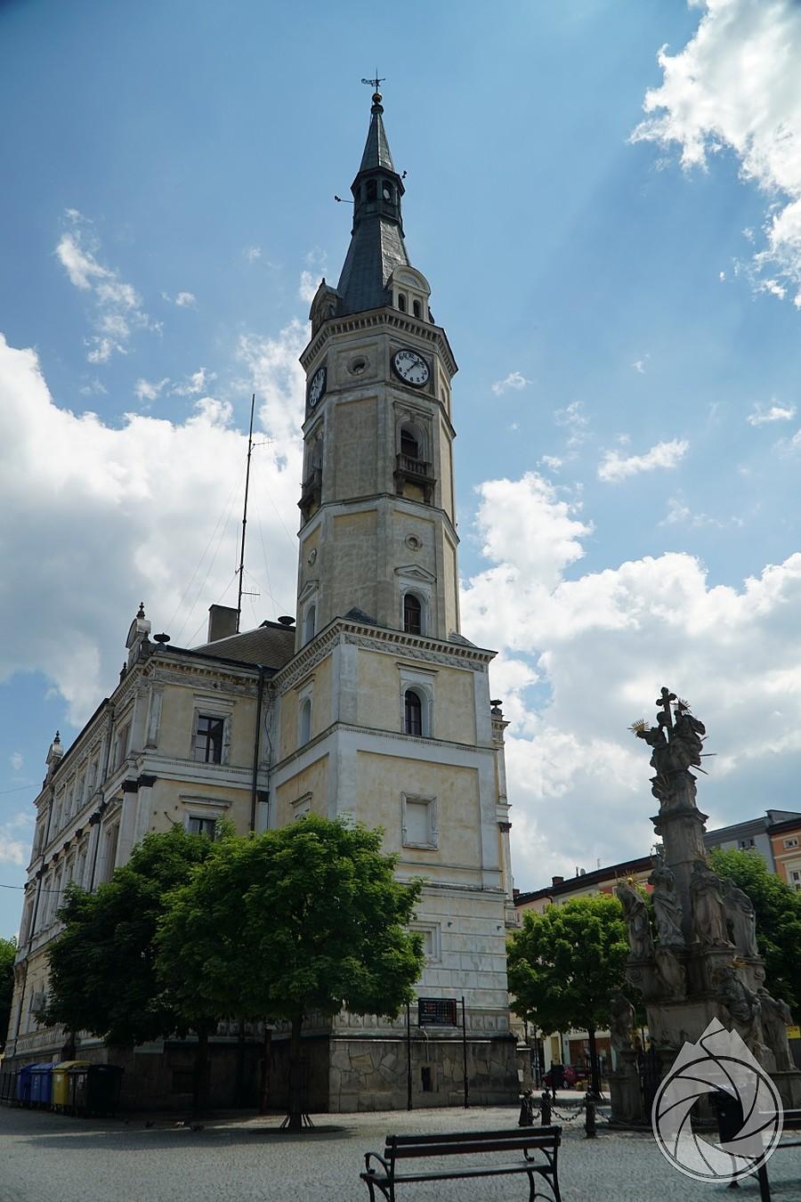na rynku w Lądku