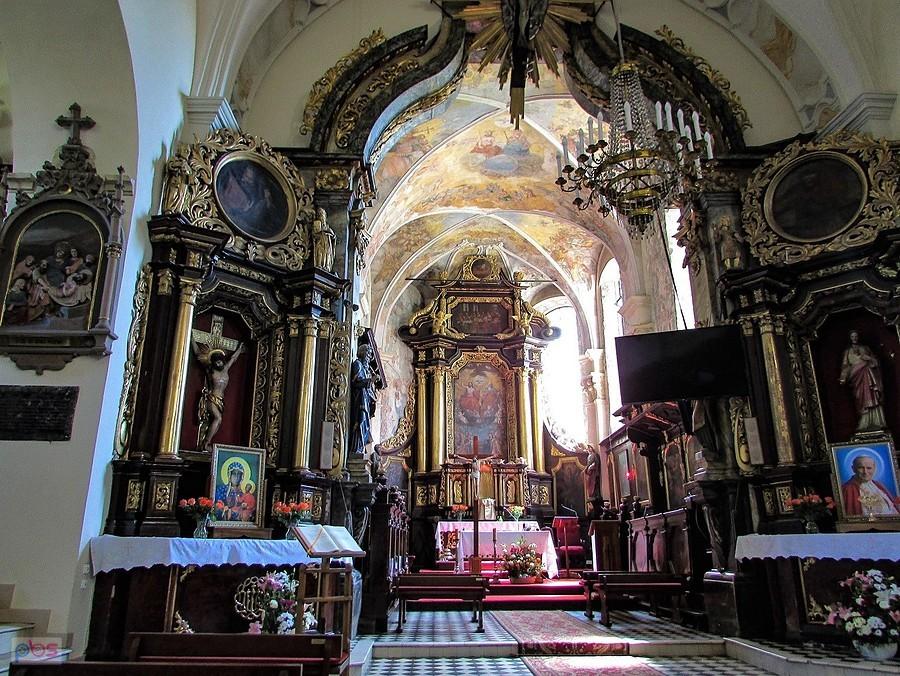 Działoszyce - wnętrze kościoła Trójcy Świętej