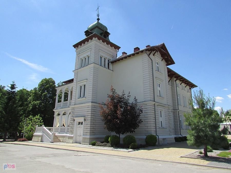 Kazimierza Wielka - Pałac Lacon