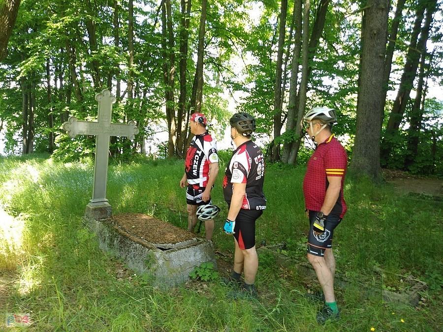 Stary cmentarz