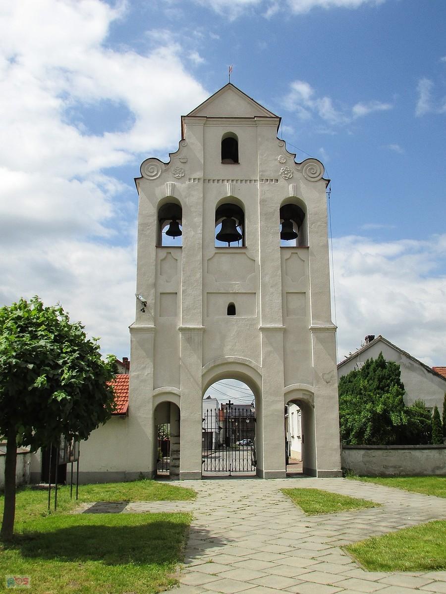 Dzwonnica bramna w Opatowcu