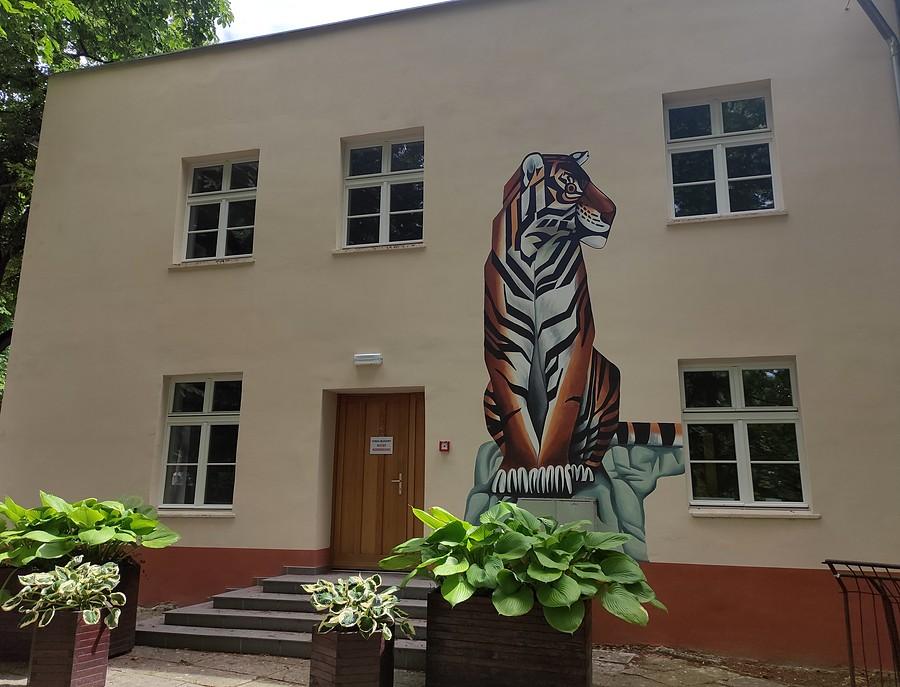 Elewacja lwiarni w Starym ZOO, Poznań