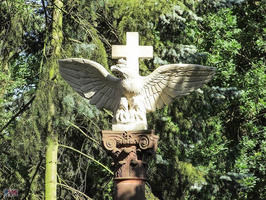 Orzeł z pomnika Obronców Warszawy 1920 roku
