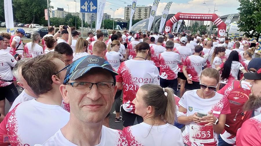 Na starcie biało-czerwono