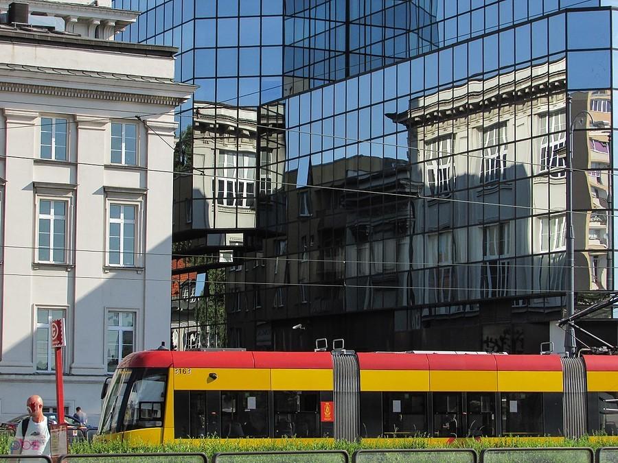 Żydowski Instytut Historyczny przegląda się w Błękitnym Wieżowcu
