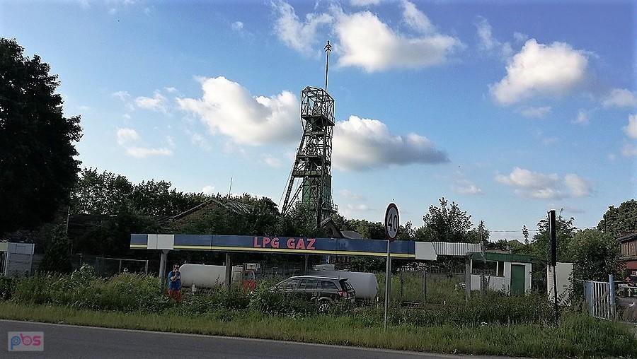 Kolejna opuszczona wieża wyciągowa szybu Bańgów dawnej kopalni w Siemianowicach
