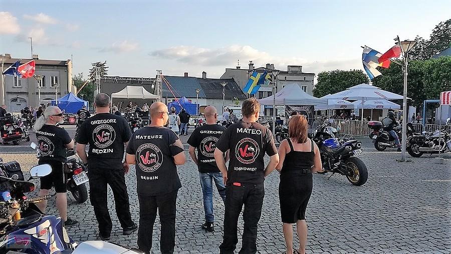 Na rynku w Czeladzi koncert dla klubu motocyklowego.