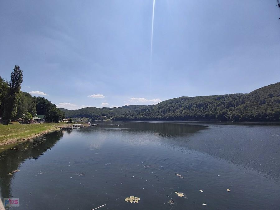Widok na Dunajec z kładki