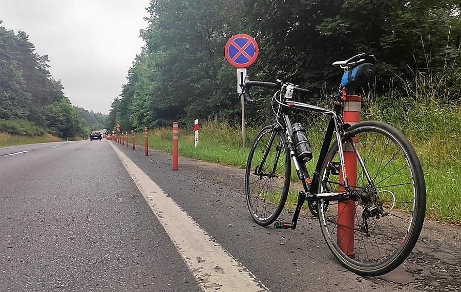 Słupki Abstrakcji wciąż stoją