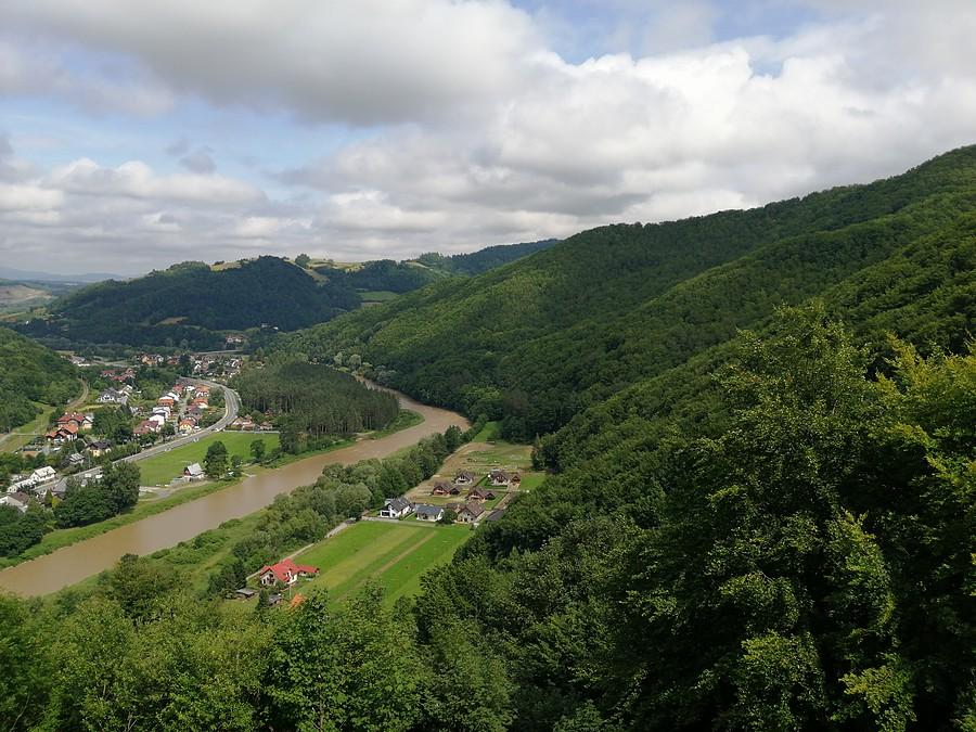 Widok na dolinę rzeki
