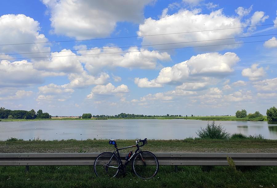 Nad zalewem w Szczodrzykowie