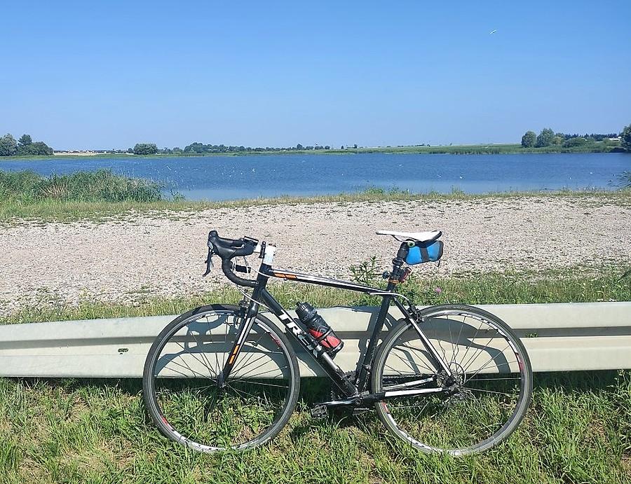 Przy zalewie, Szczodrzykowo