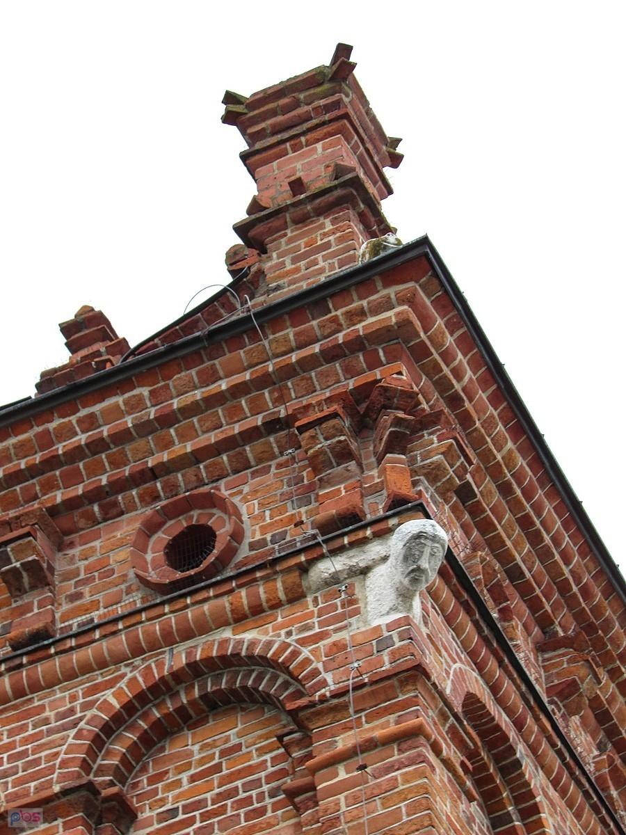 Jedna z ratuszowych główek