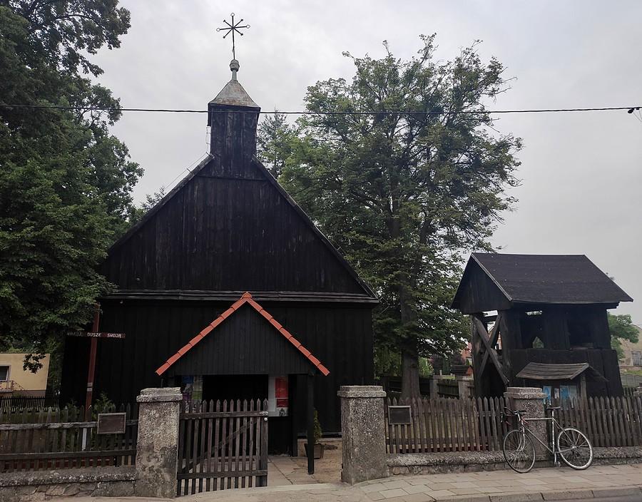 Front kościoła w Rejowcu