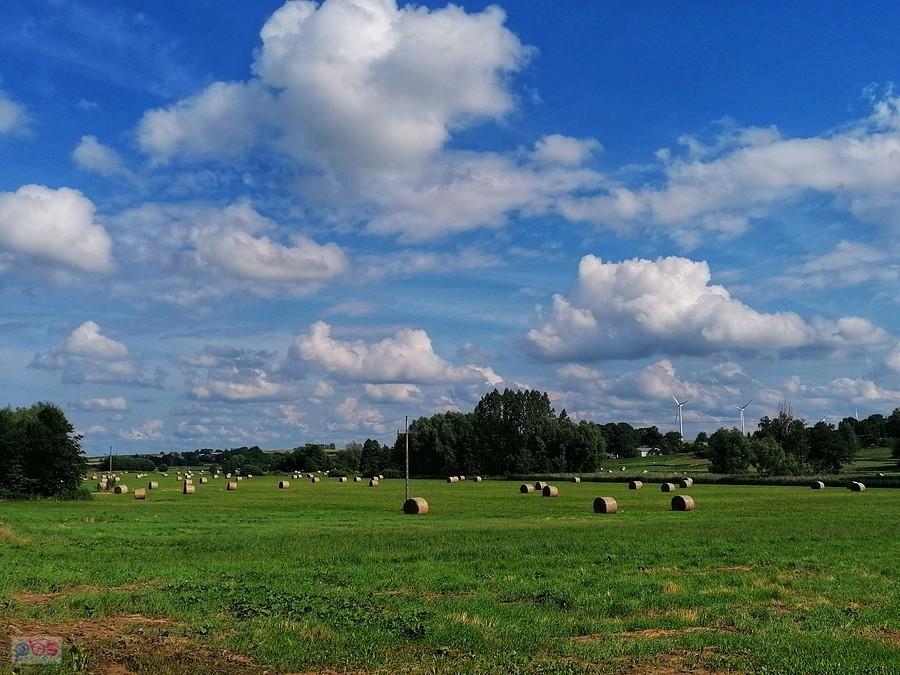 Sianokosy. Ot, cywilizacja...