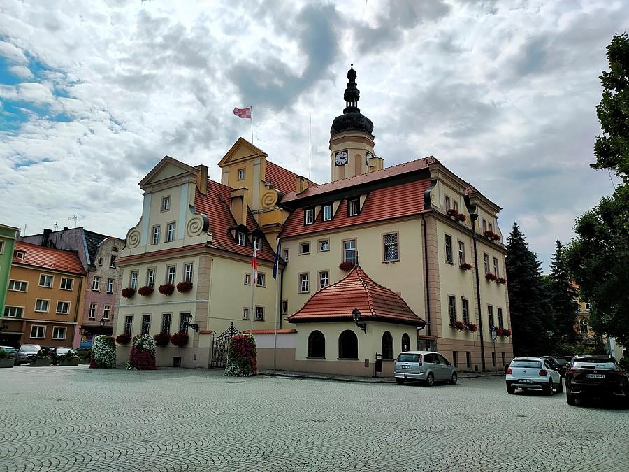 Ratusz w Wołowie