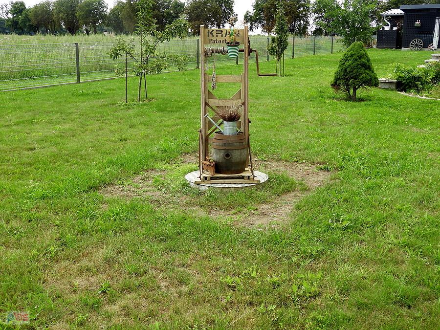 Oryginalna studnia z niemieckiego ogródka.